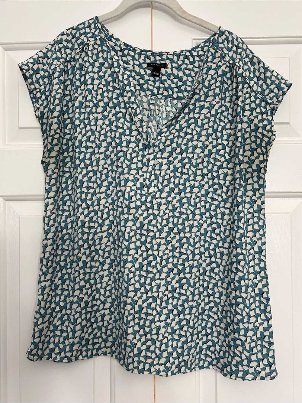 Ann Taylor Teal and White Printed Short-Sleeve Blouse